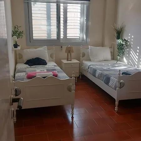 Finnikoudes 2 Bed Sea View Apartment Larnaca