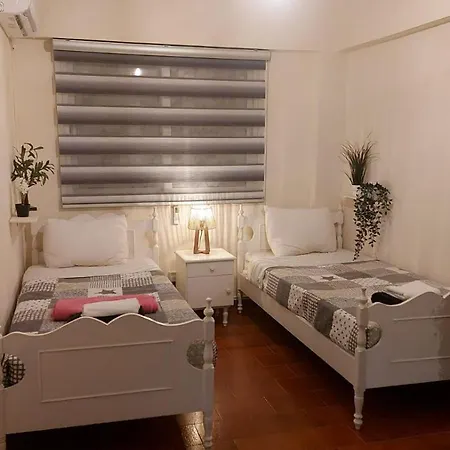 Finnikoudes 2 Bed Sea View * Larnaca